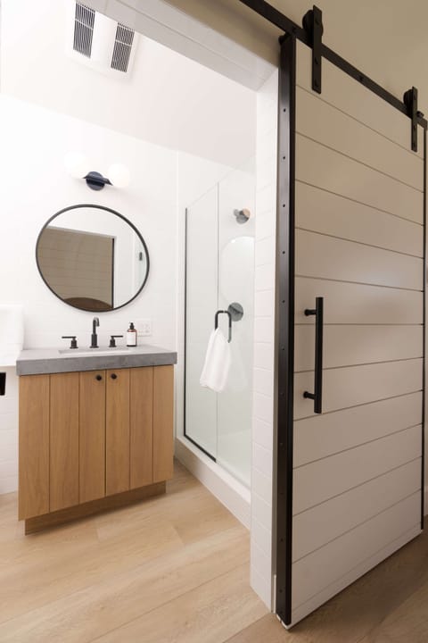 Vaulted King | Bathroom | Eco-friendly toiletries, hair dryer, bathrobes, towels