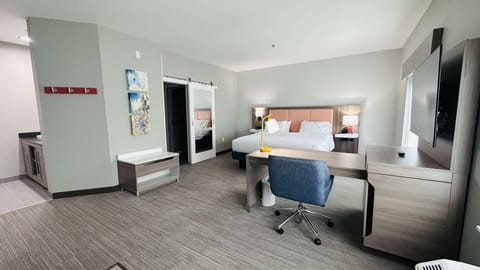 Egyptian cotton sheets, premium bedding, pillowtop beds, in-room safe