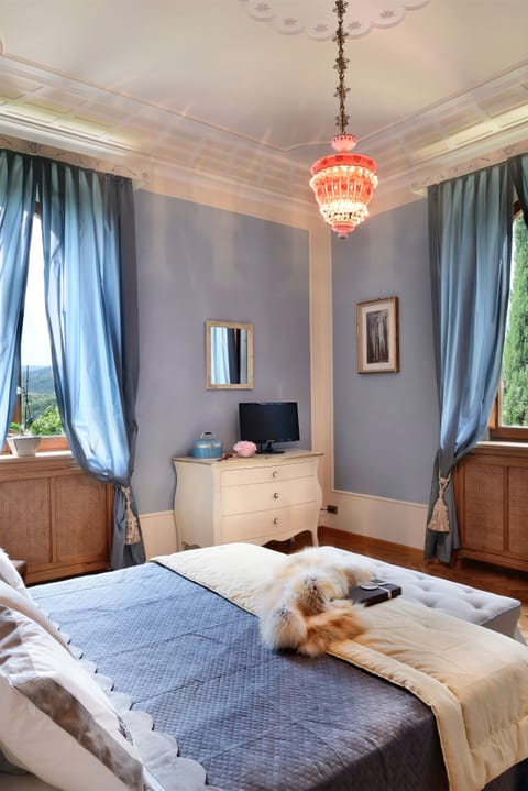 Suite, 1 Bedroom, Garden View | Premium bedding, in-room safe, individually furnished, blackout drapes