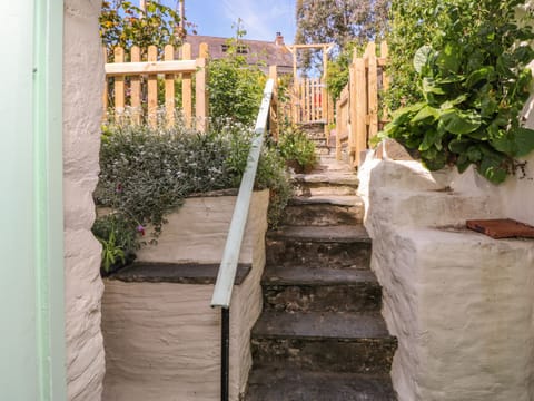 Cottage | Property grounds