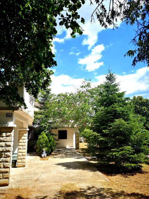 House (Three bedroom Holiday Home with swimm) | Exterior