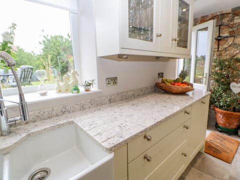 Fridge, dishwasher, electric kettle, toaster