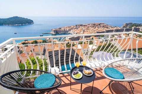 Apartment (Two Bedroom Apartment with balcony an) | Balcony
