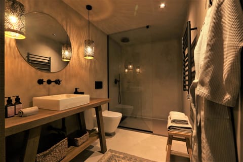 Egyptian cotton sheets, premium bedding, down comforters