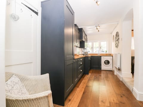 Fridge, dishwasher, electric kettle, cookware/dishes/utensils