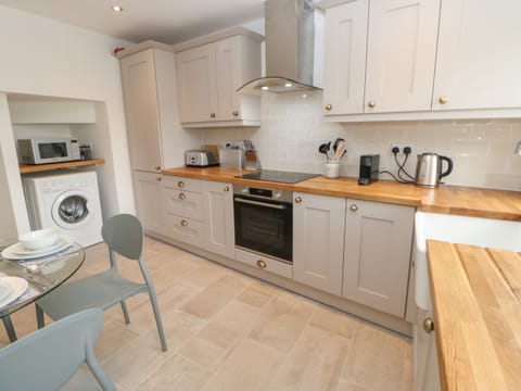 Fridge, dishwasher, electric kettle, toaster