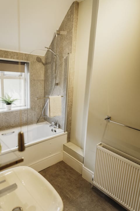 Standard Suite, Ensuite | Bathroom