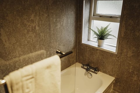 Standard Single Room, Ensuite | Bathroom