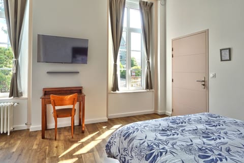 Double Room | Desk, free WiFi, bed sheets