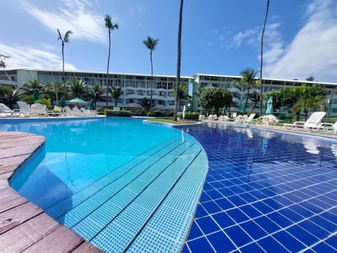 2 outdoor pools