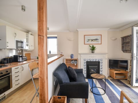 Fridge, dishwasher, electric kettle, toaster