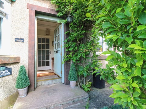 Cottage | Property grounds