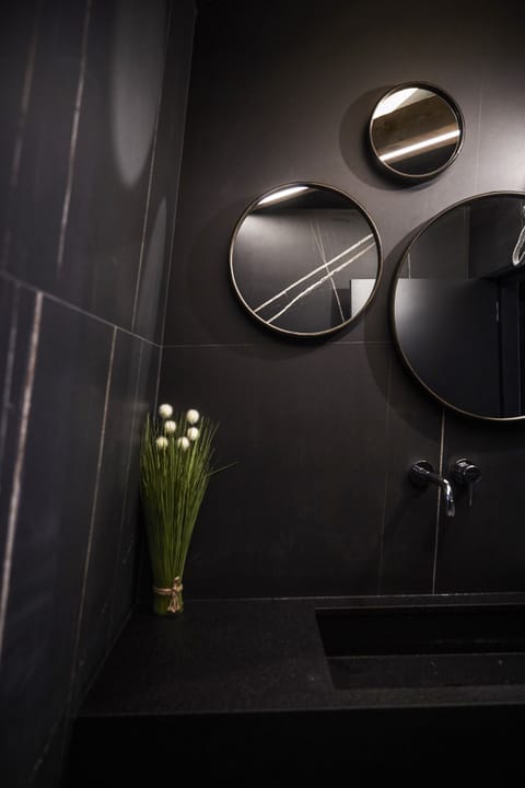 Grand Suite, 1 Queen Bed, Non Smoking, City View | Bathroom | Free toiletries, hair dryer, bathrobes, slippers