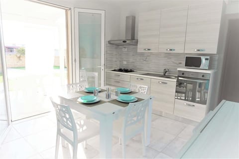 House, 2 Bedrooms, Accessible, Smoking | Interior