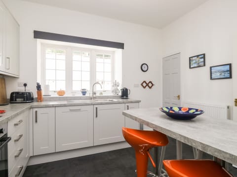 Fridge, dishwasher, electric kettle, toaster