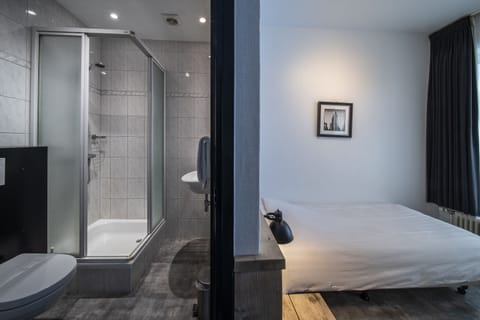 Deluxe Room | Bathroom | Towels