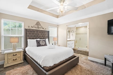 Standard House | 3 bedrooms, individually decorated, iron/ironing board, free WiFi