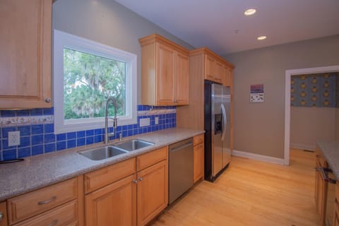 House, Multiple Beds, Balcony, Garden View | Private kitchen | Fridge, microwave, oven, stovetop