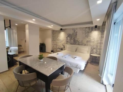 King Room with Disability Access | Blackout drapes, soundproofing, iron/ironing board, free WiFi