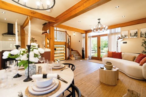 Cottage | Interior
