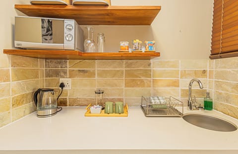 Deluxe Room | Private kitchen