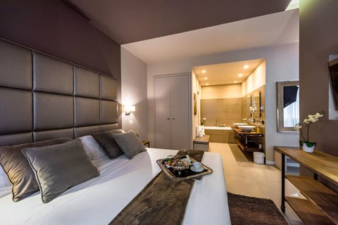 Exclusive Suite | Egyptian cotton sheets, premium bedding, down comforters