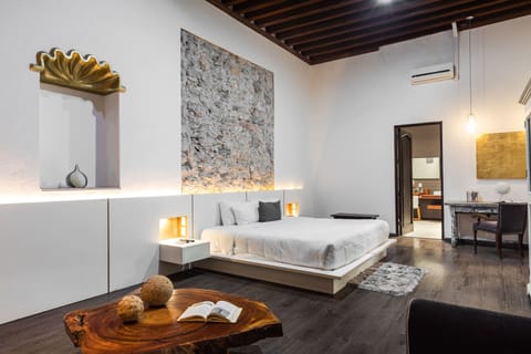 Suite Imperial King | In-room safe, desk, iron/ironing board, free WiFi