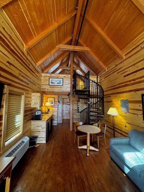 Senior Cabin, Accessible | Individually decorated, individually furnished, soundproofing