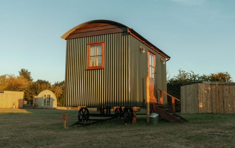 Cabin | Exterior