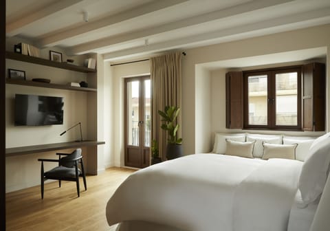 Luxury Double Room (Meteora View) | Premium bedding, down comforters, free minibar items, in-room safe
