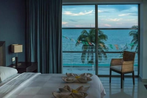 Superior Room, Sea View | Soundproofing, iron/ironing board, free WiFi, bed sheets