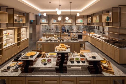Daily buffet breakfast for a fee