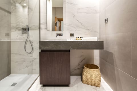 Premium Double Room | Bathroom | Shower, rainfall showerhead, designer toiletries, hair dryer