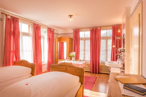 Hypo-allergenic bedding, in-room safe, desk, iron/ironing board