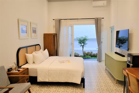 Room (Suite) | Frette Italian sheets, premium bedding, Select Comfort beds