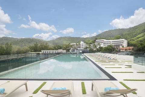 Outdoor pool, sun loungers