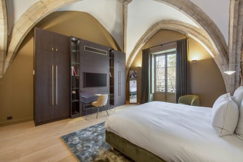 The Family Suite 90 m2 River View | Egyptian cotton sheets, premium bedding, down comforters