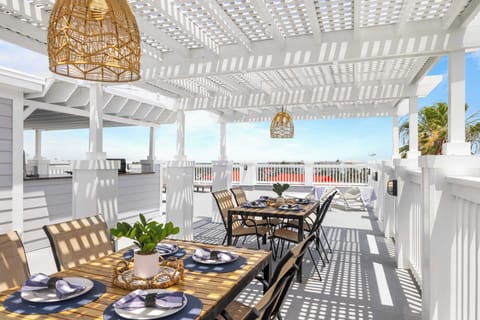 House (6 Bedrooms) | Interior