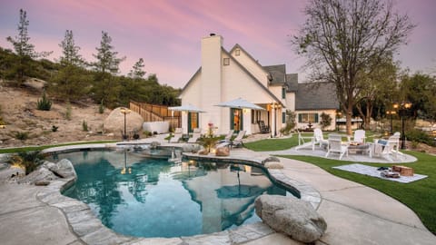 Villa (4 Bedrooms) | Front of property