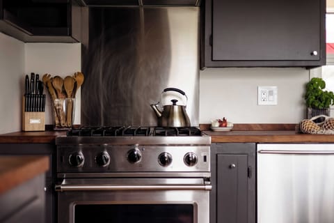 Villa (5 Bedrooms) | Private kitchen | Fridge, microwave, oven, stovetop