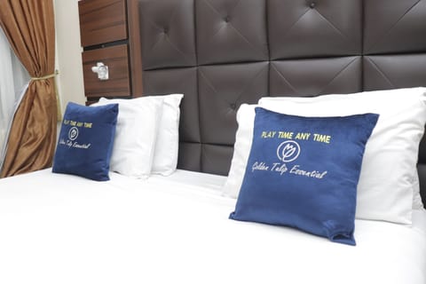 In-room safe, desk, laptop workspace, iron/ironing board