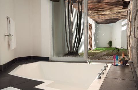 Designer toiletries, bathrobes, towels, soap