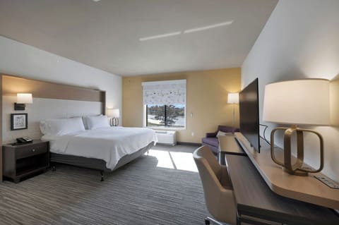 Desk, laptop workspace, free WiFi, bed sheets