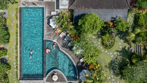 Outdoor pool, pool umbrellas