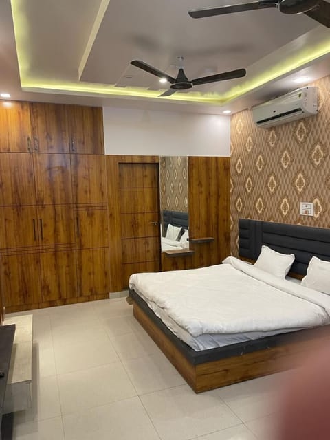 Deluxe Double or Twin Room | Bed sheets