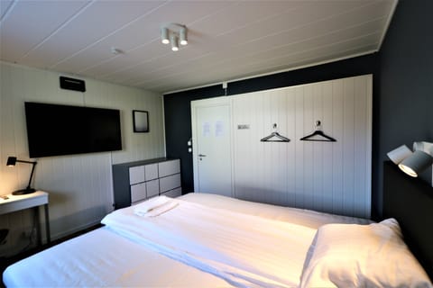 Exclusive Double Room | Blackout drapes, soundproofing, free WiFi, bed sheets
