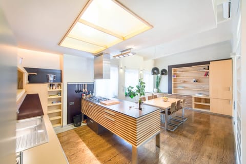 Venus Apartments - Quiet &Spacious Penthouse City Centre | Private kitchen | Fridge, oven, dishwasher, espresso maker