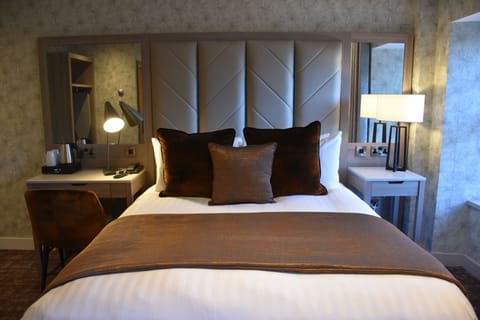 Desk, iron/ironing board, free WiFi, bed sheets