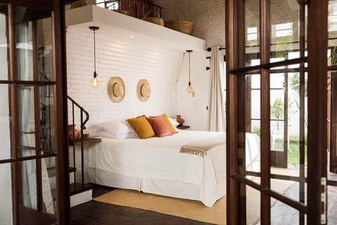 WiFi (free), bed sheets