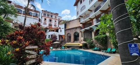 Outdoor pool, sun loungers